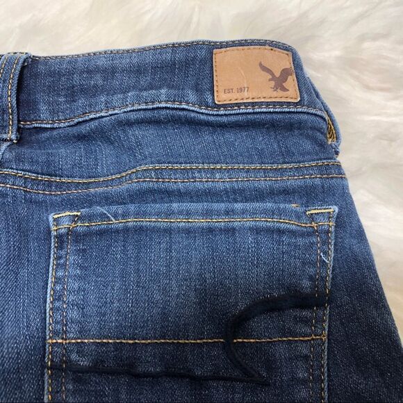 American Eagle Super Stretch Jean Shorts size 4 Raw Hem (1008) - Picture 6 of 10